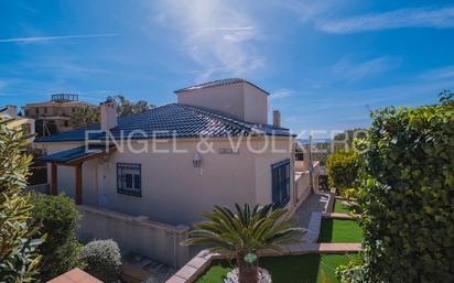 Vista exterior de Casa o xalet en venda en El Campello amb Terrassa i Balcó