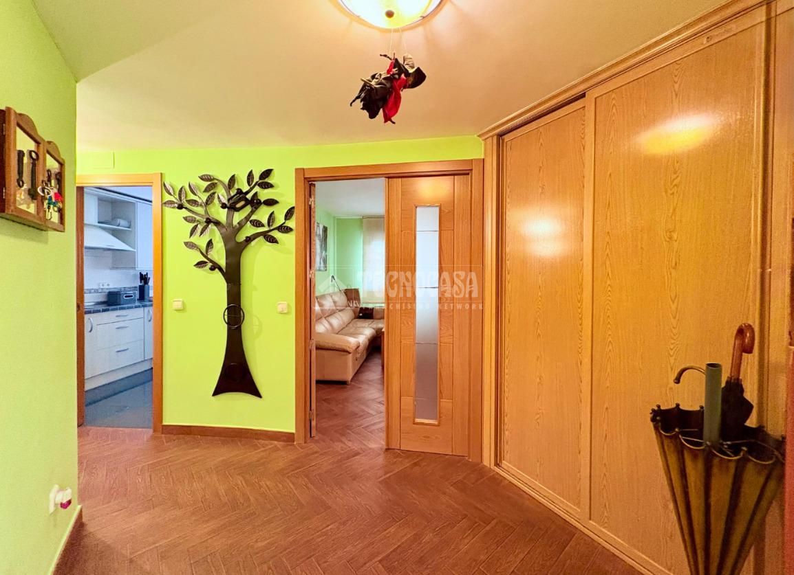 Flat for sale in Pinto  with Air Conditioner, Heating and Storage room