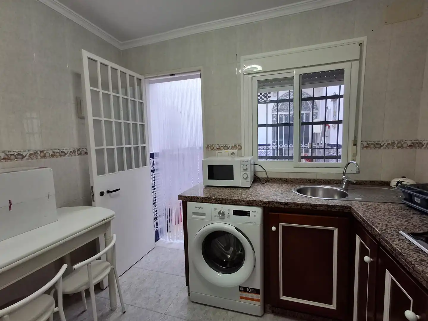 Cocina de Piso de alquiler en El Puerto de Santa María con Amueblado y Lavadora