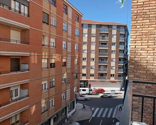 Exterior view of Flat for sale in Salamanca Capital  with Terrace and Balcony