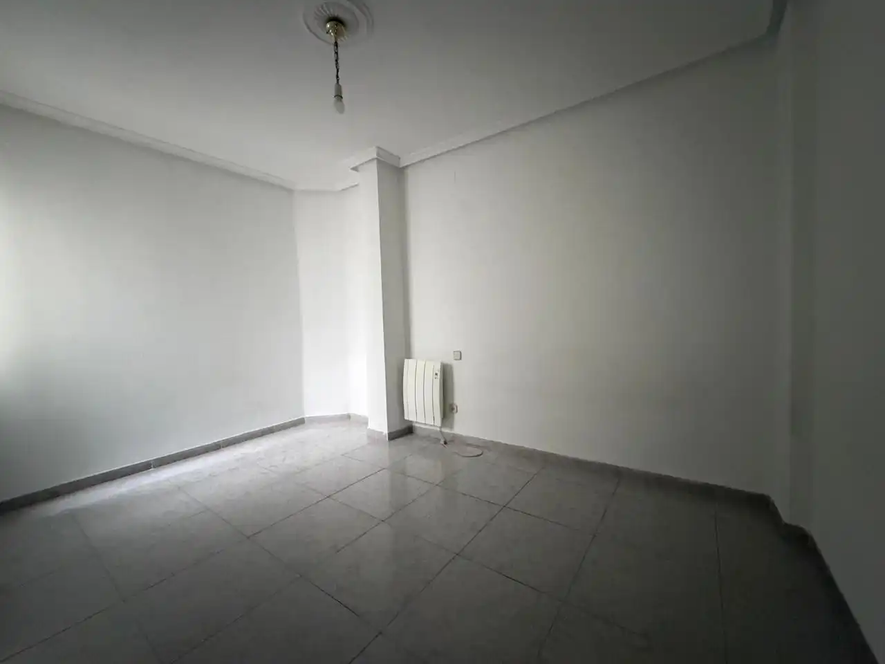 Schlafzimmer von Wohnung zum Verkauf in Madrid mit Möbliert