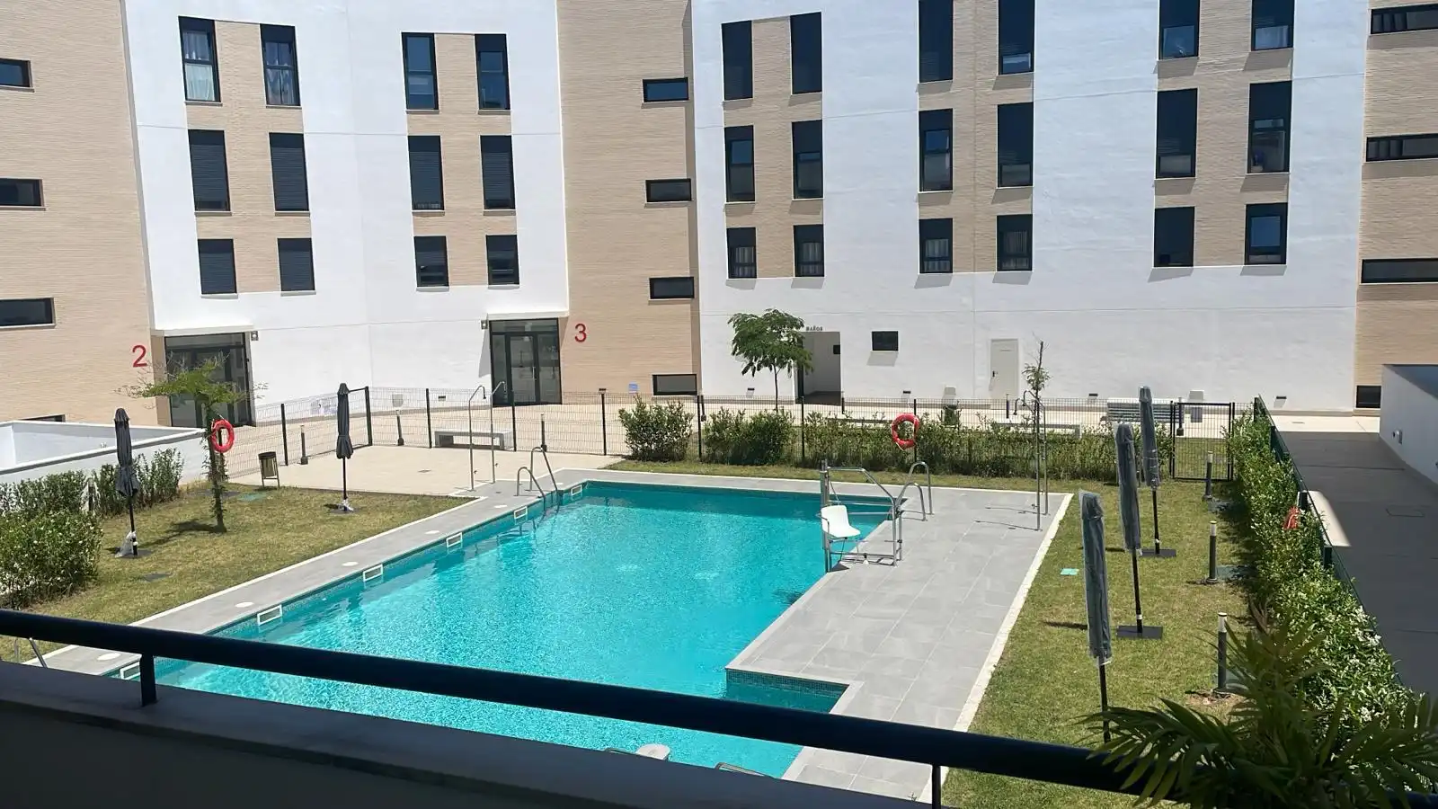 Piscina de Piso de alquiler en Camas con Aire acondicionado, Calefacción y Terraza