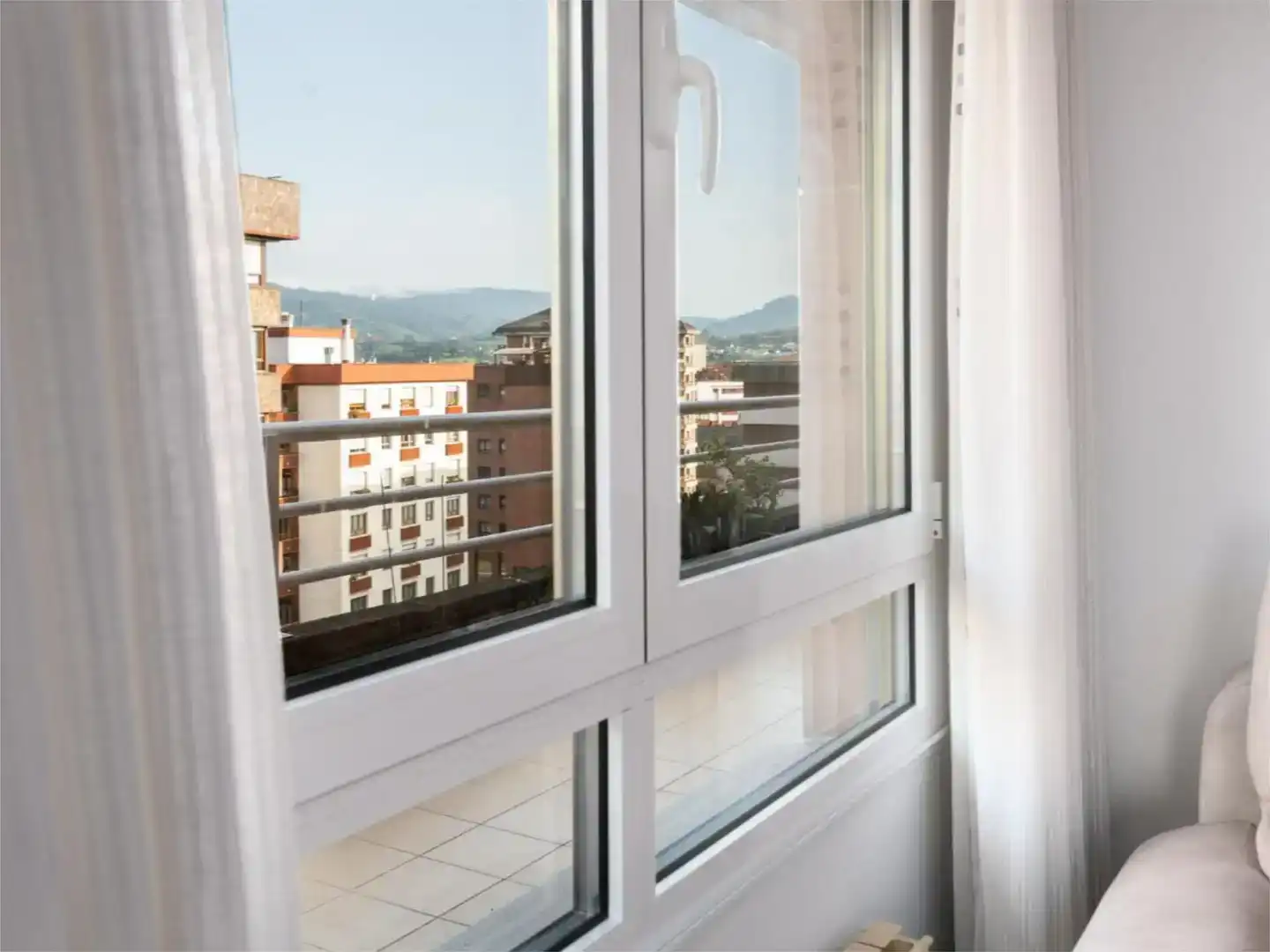 Terraza de Piso de alquiler en Gijón  con Parquet y Amueblado