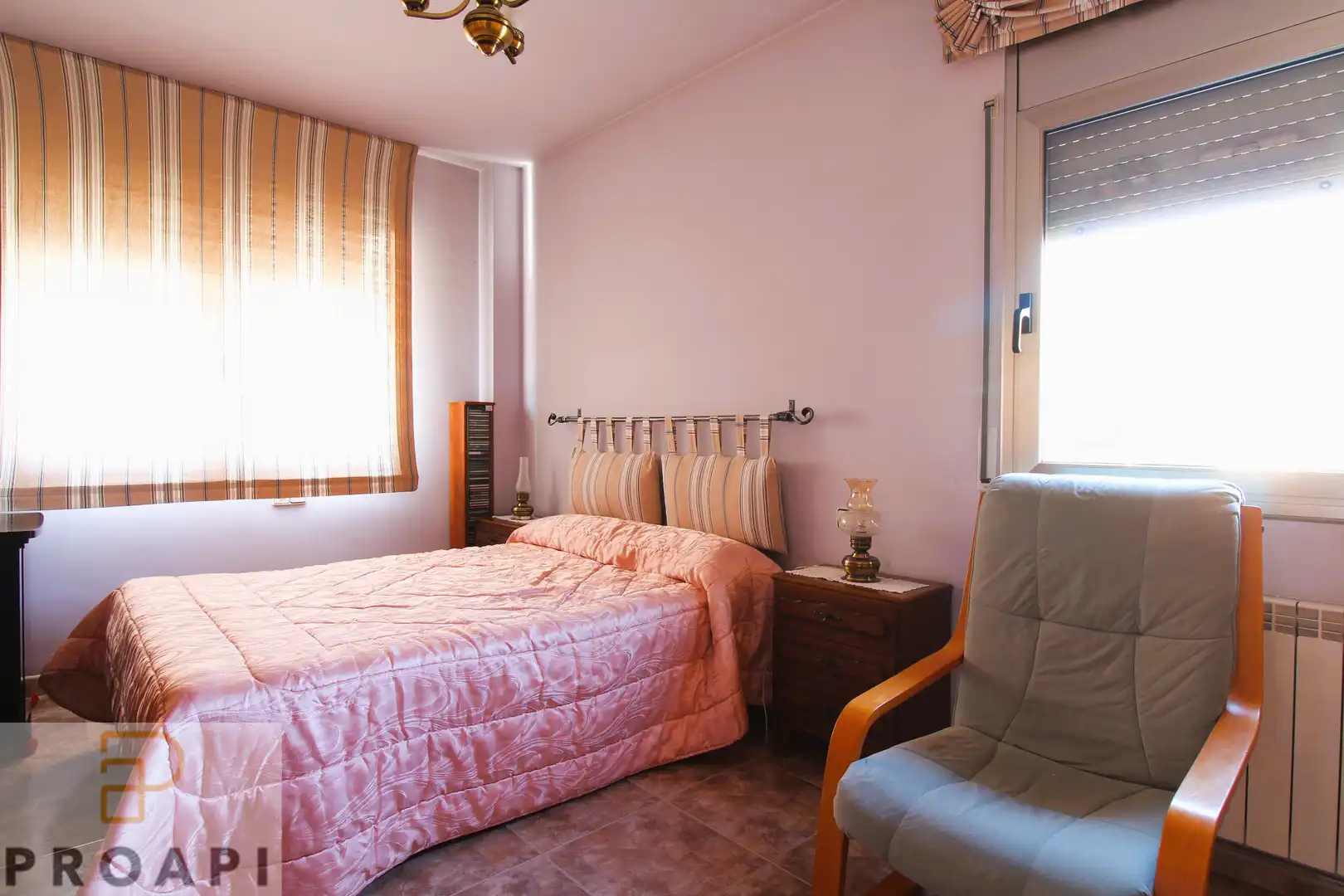 Habitación de Casa o chalet en venta en Girona con Aire acondicionado, Calefacción y Jardín privado