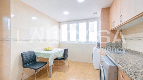 ¡AMPLIA VIVIENDA EXTERIOR JUNTO AL METRO DE SAN ISIDRE!