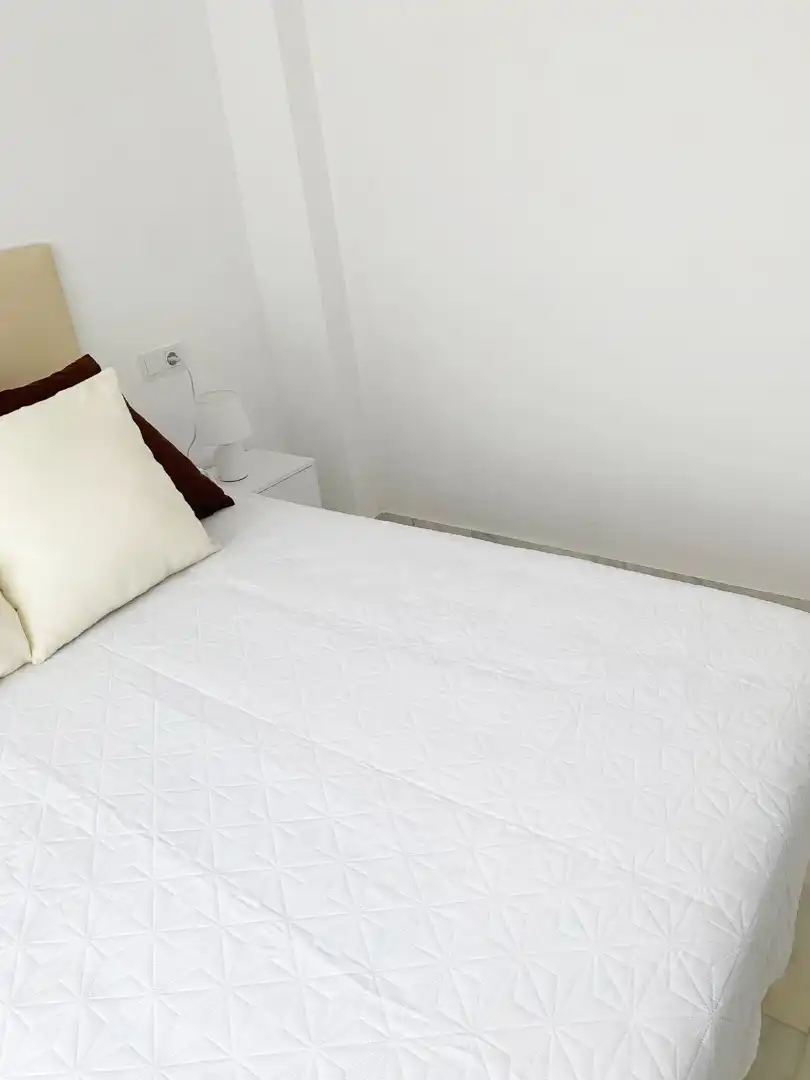 Dormitori de Apartament de lloguer en Granada amb Aire condicionat, Calefacció i Parquet