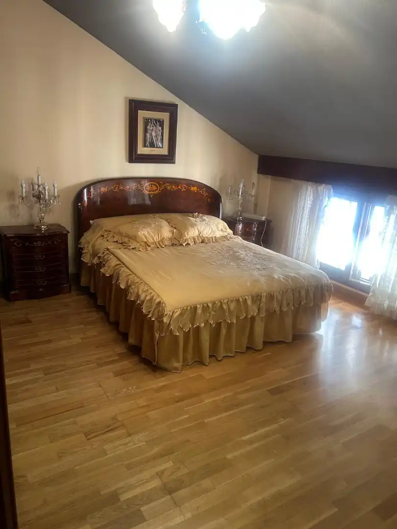 Dormitori de Pis de lloguer en Zaragoza amb Calefacció, Parquet i Moblat