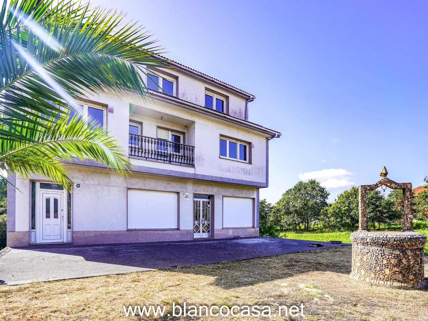 Vista exterior de Casa o chalet en venta en Carballo con Calefacción, Jardín privado y Trastero