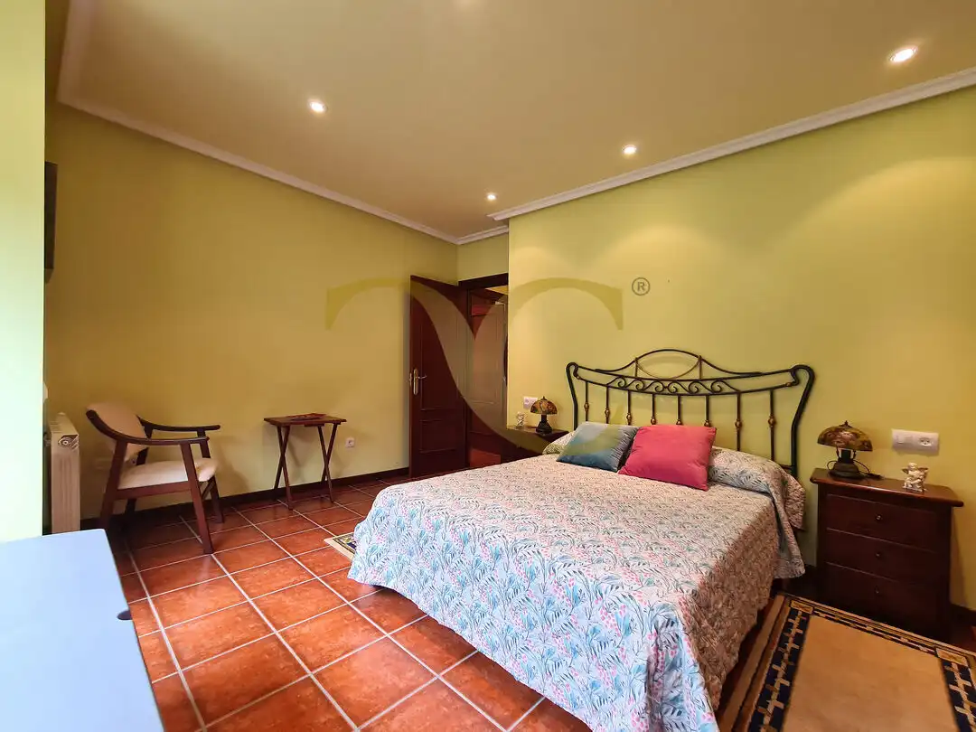 Habitación de Casa o chalet en venta en Gijón  con Calefacción, Jardín privado y Terraza