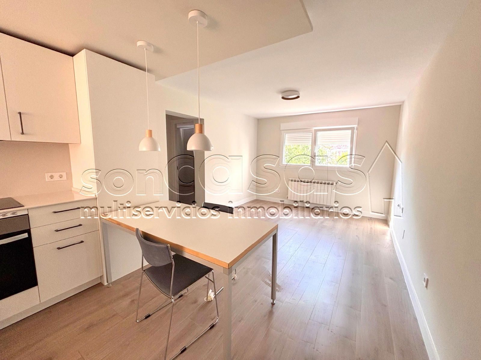 Living room of Flat to rent in  Madrid Capital  with Heating, Oven and Washing machine