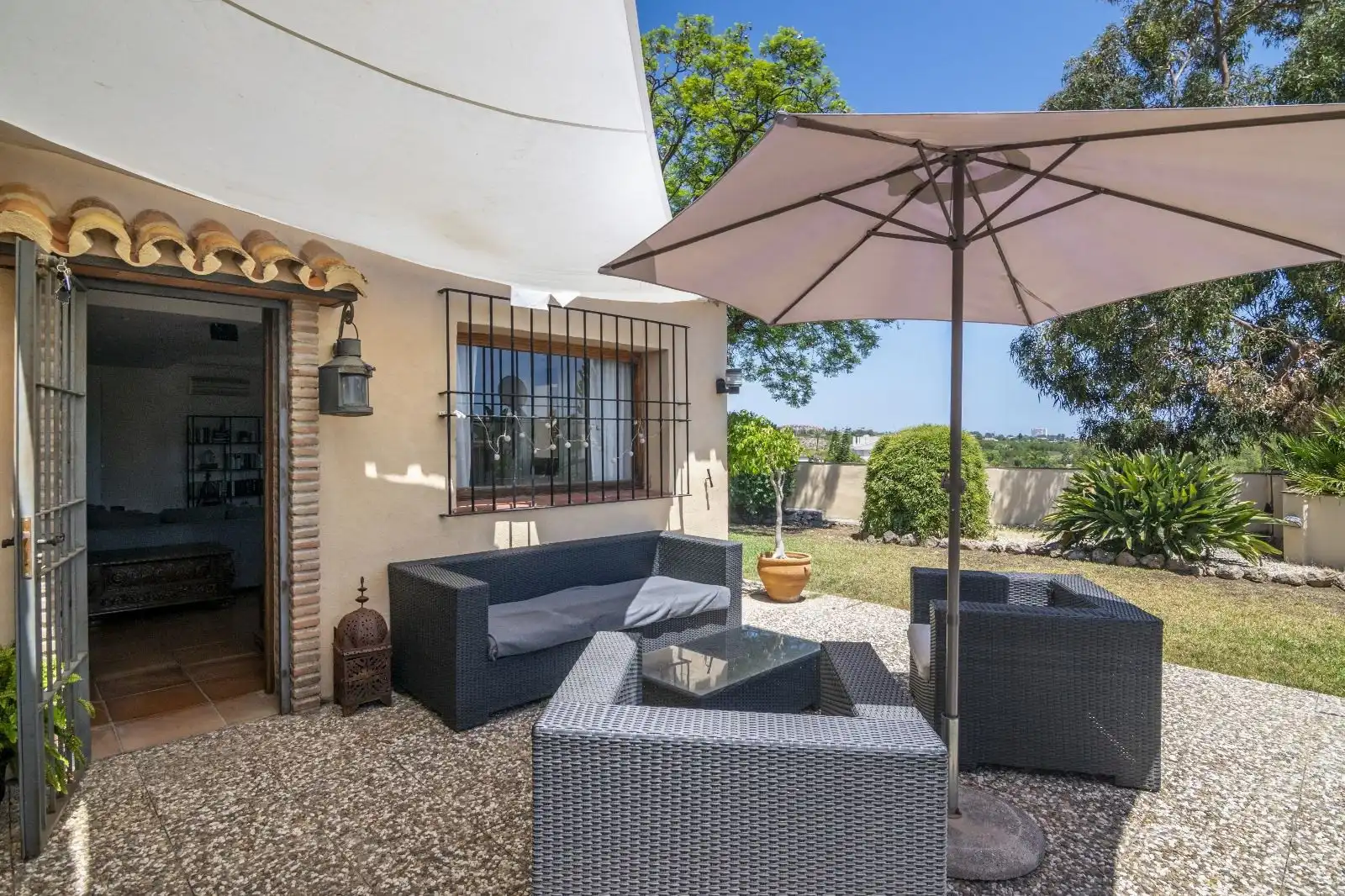 Casa amb jardí en venda a Benahavís pueblo, imagen 3