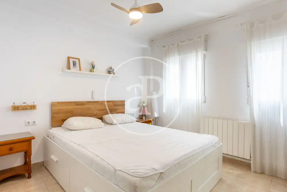 Dormitori de Àtic de lloguer en Valencia amb Aire condicionat, Calefacció i Terrassa