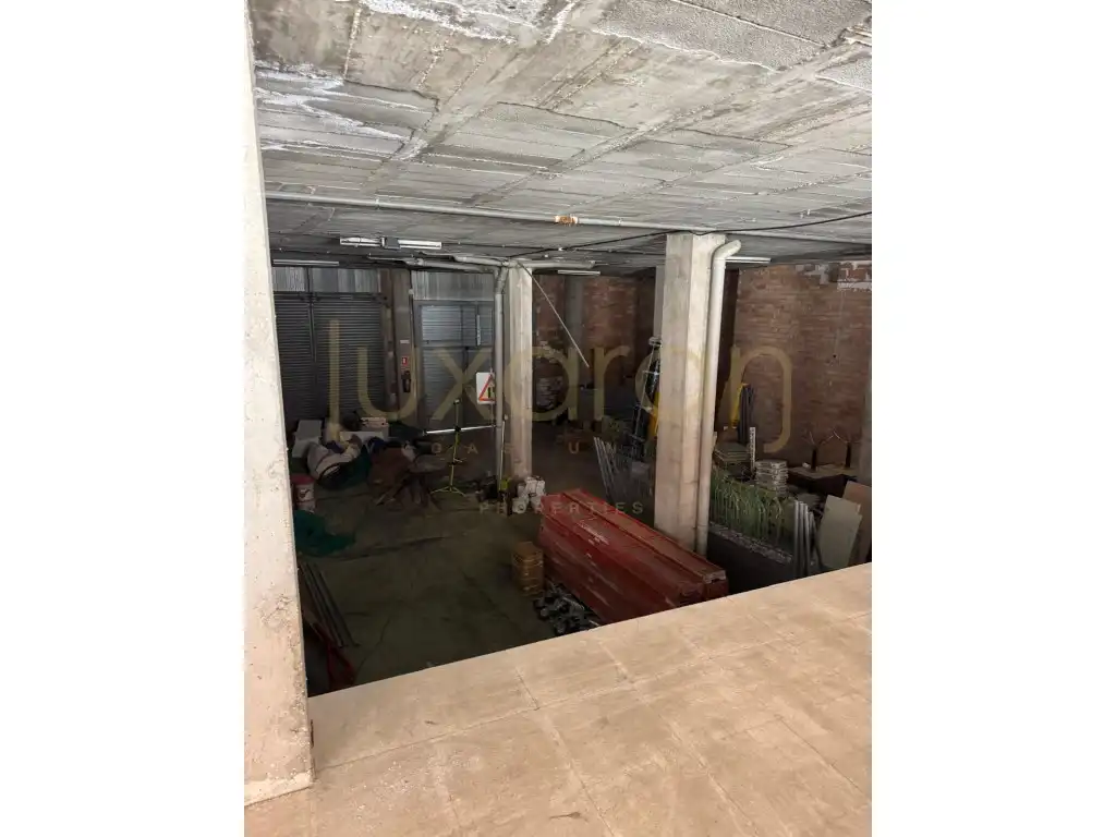 Local comercial en venta en Calle Indivil I Mandoni 15, imagen 3