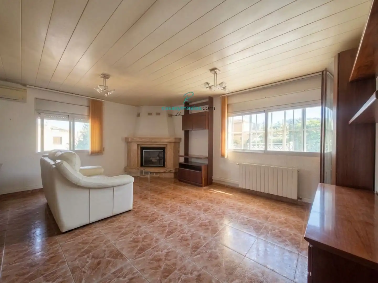 Sala de estar de Casa o chalet en venta en Torrelavit con Aire acondicionado, Calefacción y Jardín privado