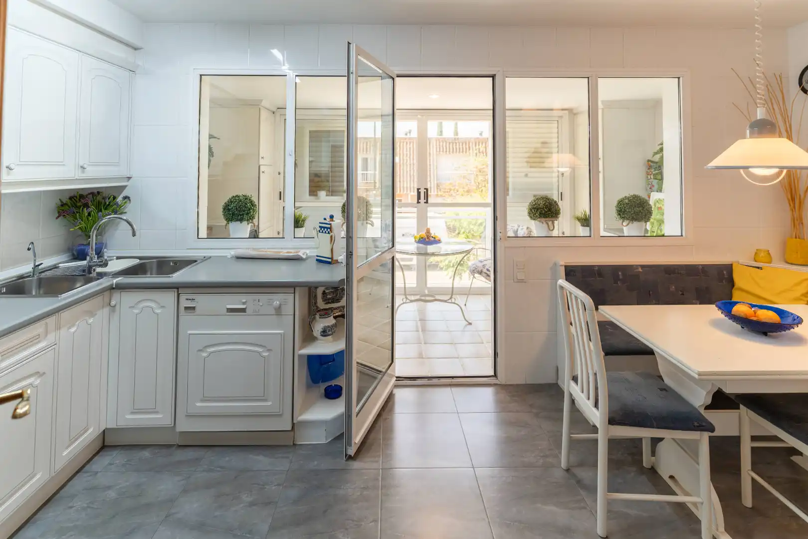 Detached homes for sale in Avenida de Movera, Movera