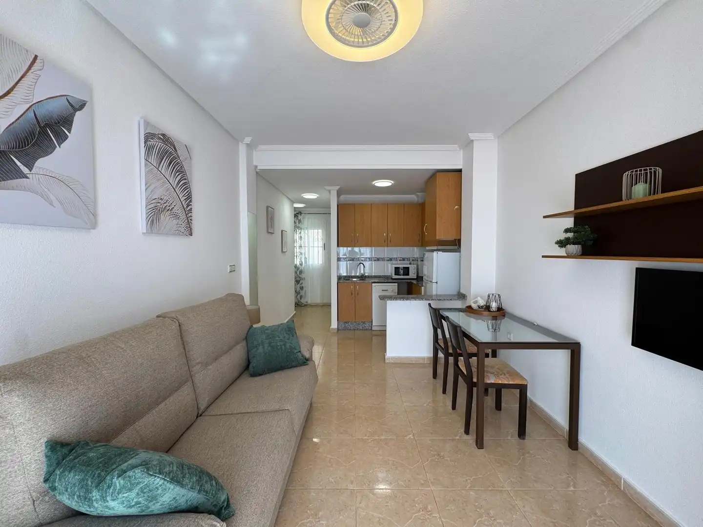 Sala de estar de Estudio en venta en Torrevieja con Aire acondicionado, Terraza y Amueblado