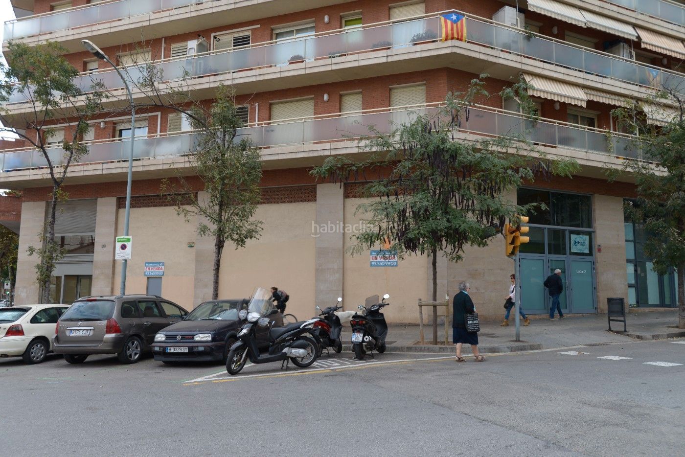 Vista exterior de Local en venda en  Barcelona Capital amb Aire condicionat
