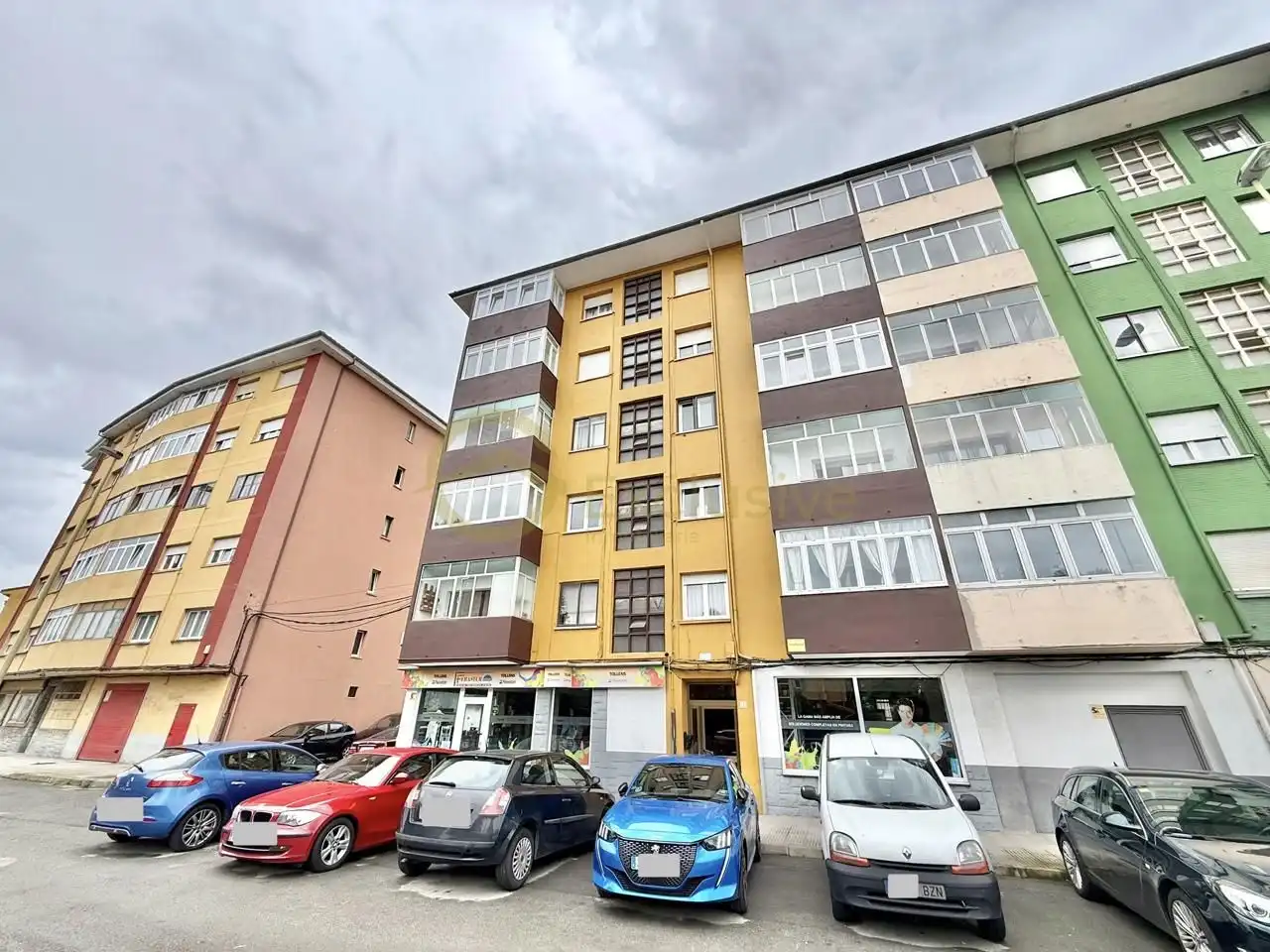 Vista exterior de Piso en venta en Avilés con Calefacción, Terraza y Amueblado