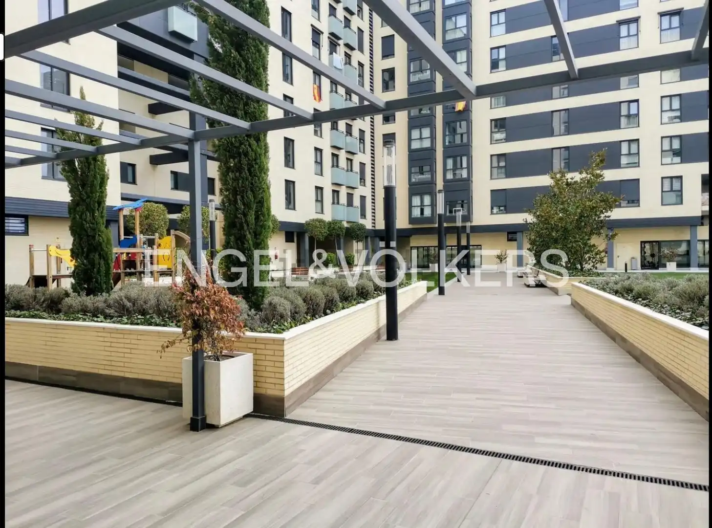 Terraza de Piso de alquiler en Madrid con Aire acondicionado, Calefacción y Jardín privado