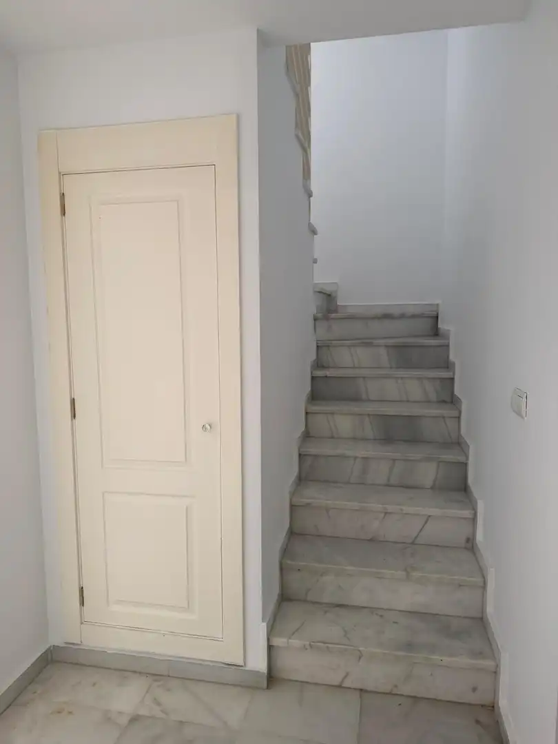 Casa adosada en venda en Puerto Real amb Aire condicionat, Terrassa i Traster