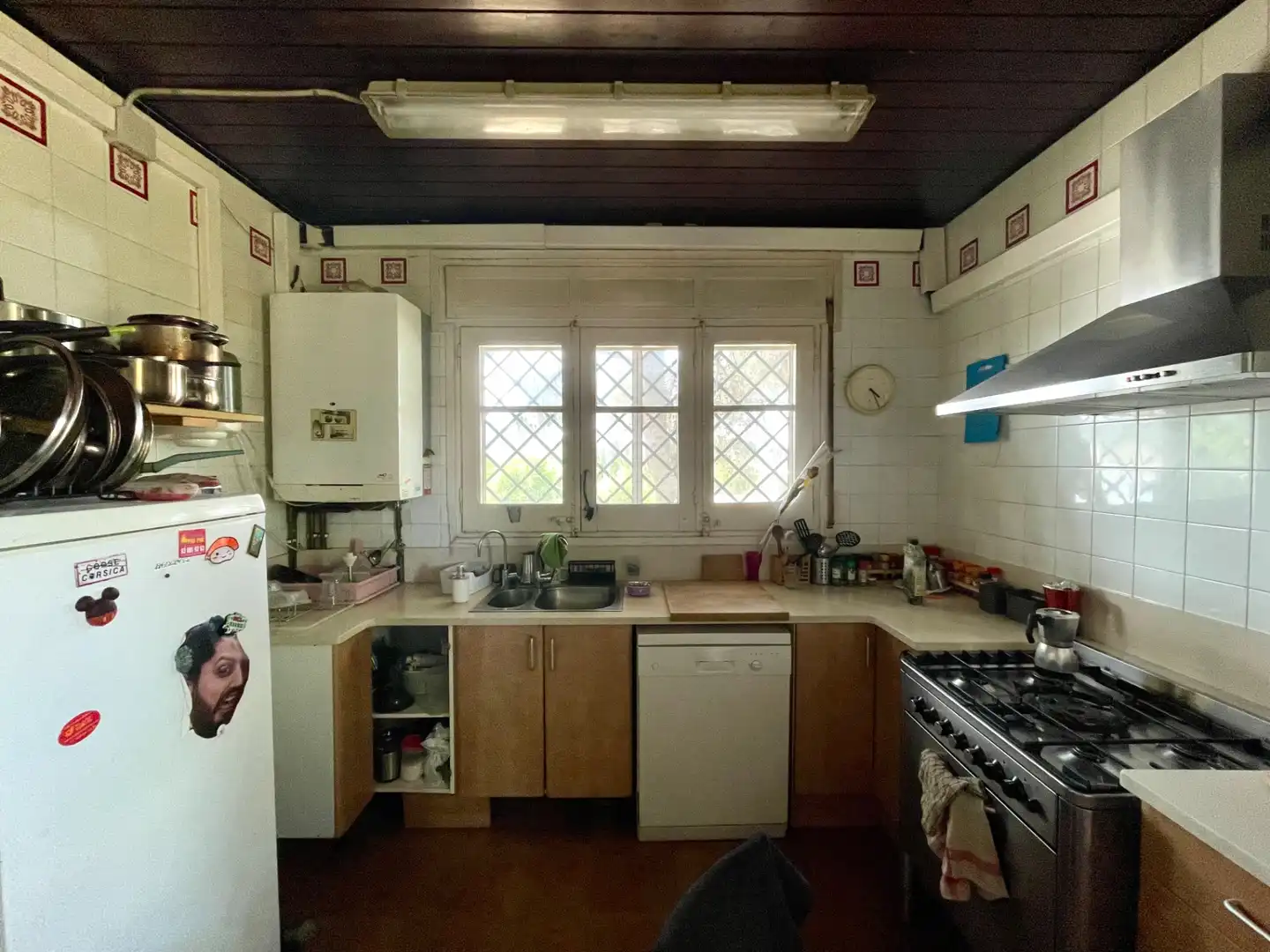 Cuina de Casa o xalet en venda en Cerdanyola del Vallès amb Calefacció, Jardí privat i Traster