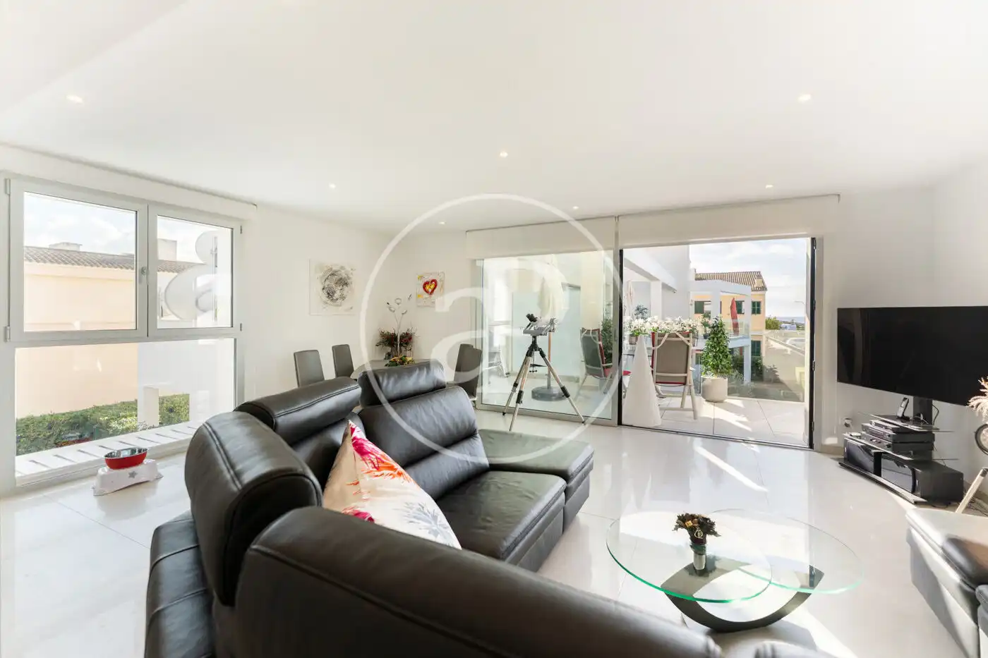 Wohnzimmer von Einfamilien-Reihenhaus zum Verkauf in  Palma de Mallorca mit Klimaanlage, Heizung und Privatgarten