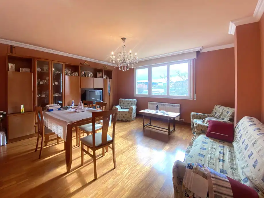 Sala de estar de Piso en venta en Vitoria - Gasteiz con Calefacción, Parquet y Terraza