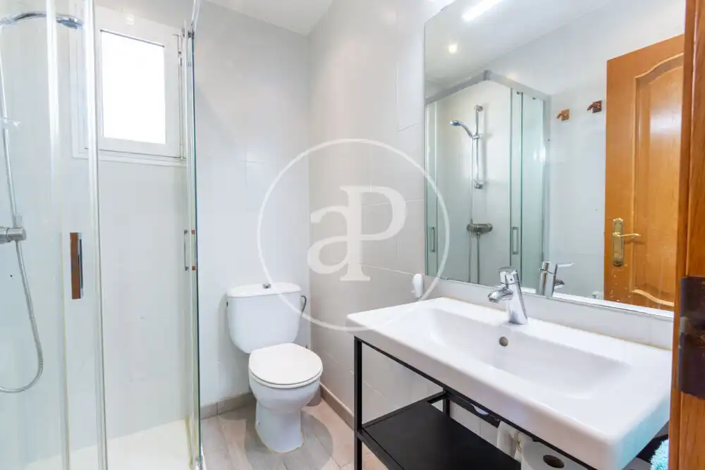 Baño de Casa o chalet de alquiler en La Pobla de Farnals con Aire acondicionado, Calefacción y Jardín privado