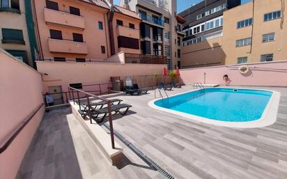 Swimming pool of Flat for sale in  Madrid Capital  with Air Conditioner, Heating and Furnished