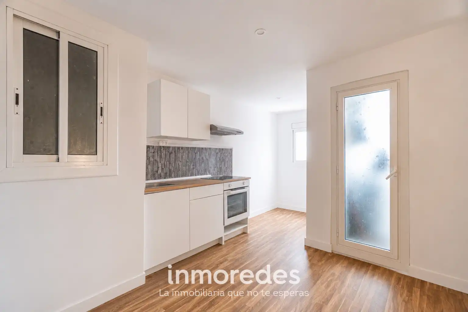 Kitchen of Flat for sale in Barcelona  with Oven and Balcony