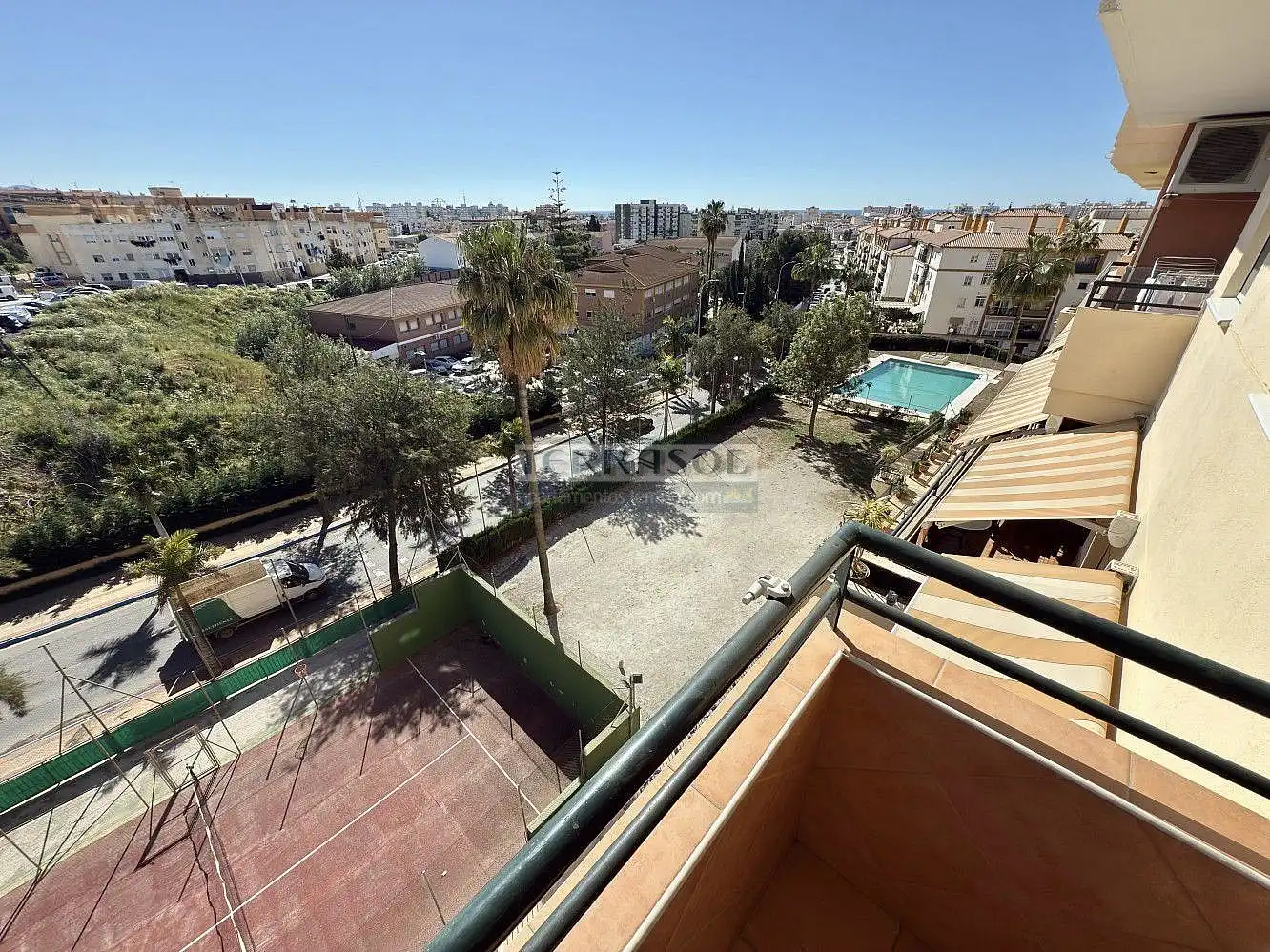Vista exterior de Apartament en venda en Vélez-Málaga amb Jardí privat, Terrassa i Traster