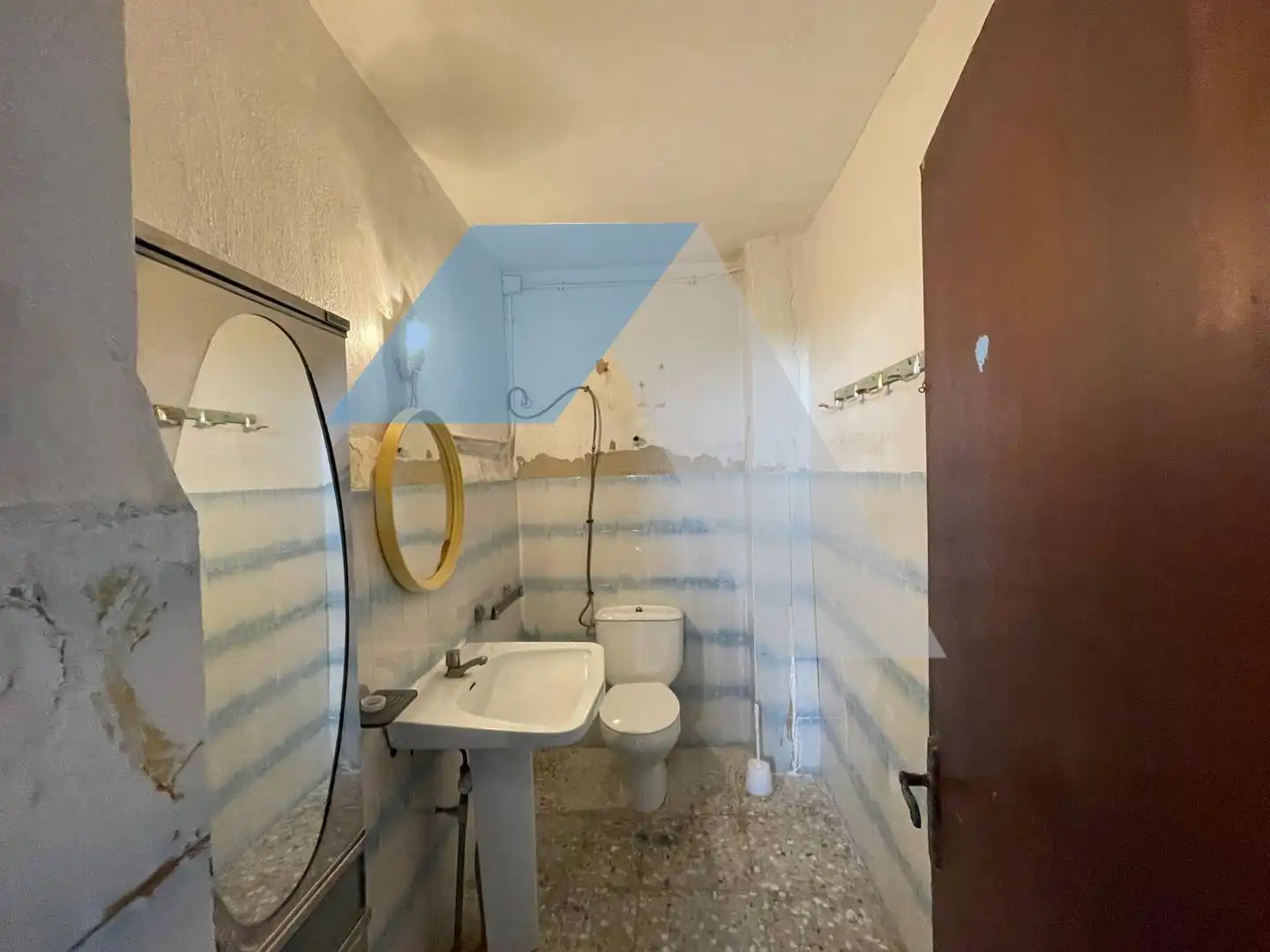 Badezimmer von Fabrikhallen zum Verkauf in Elche / Elx