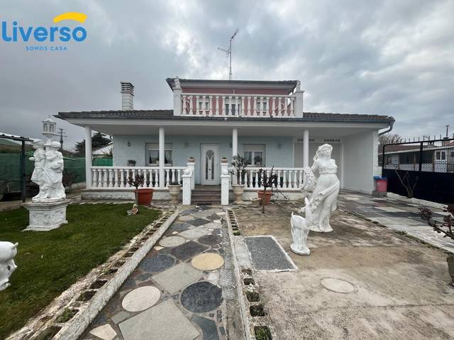 Casa-chalet en Venta en Urbanizacion OBISPOS en Briviesca