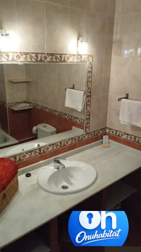 Bany de Pis en venda en Huelva amb Aire condicionat, Moblat i Balcó