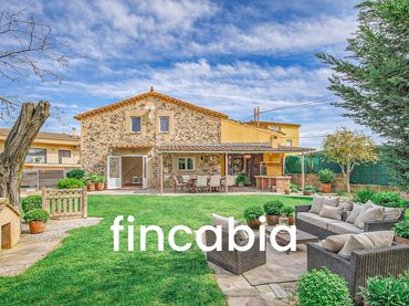 Casa con jardín en venta en Riudarenes