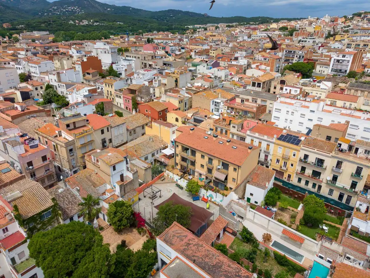 Vista exterior de Pis en venda en Sant Feliu de Guíxols amb Balcó