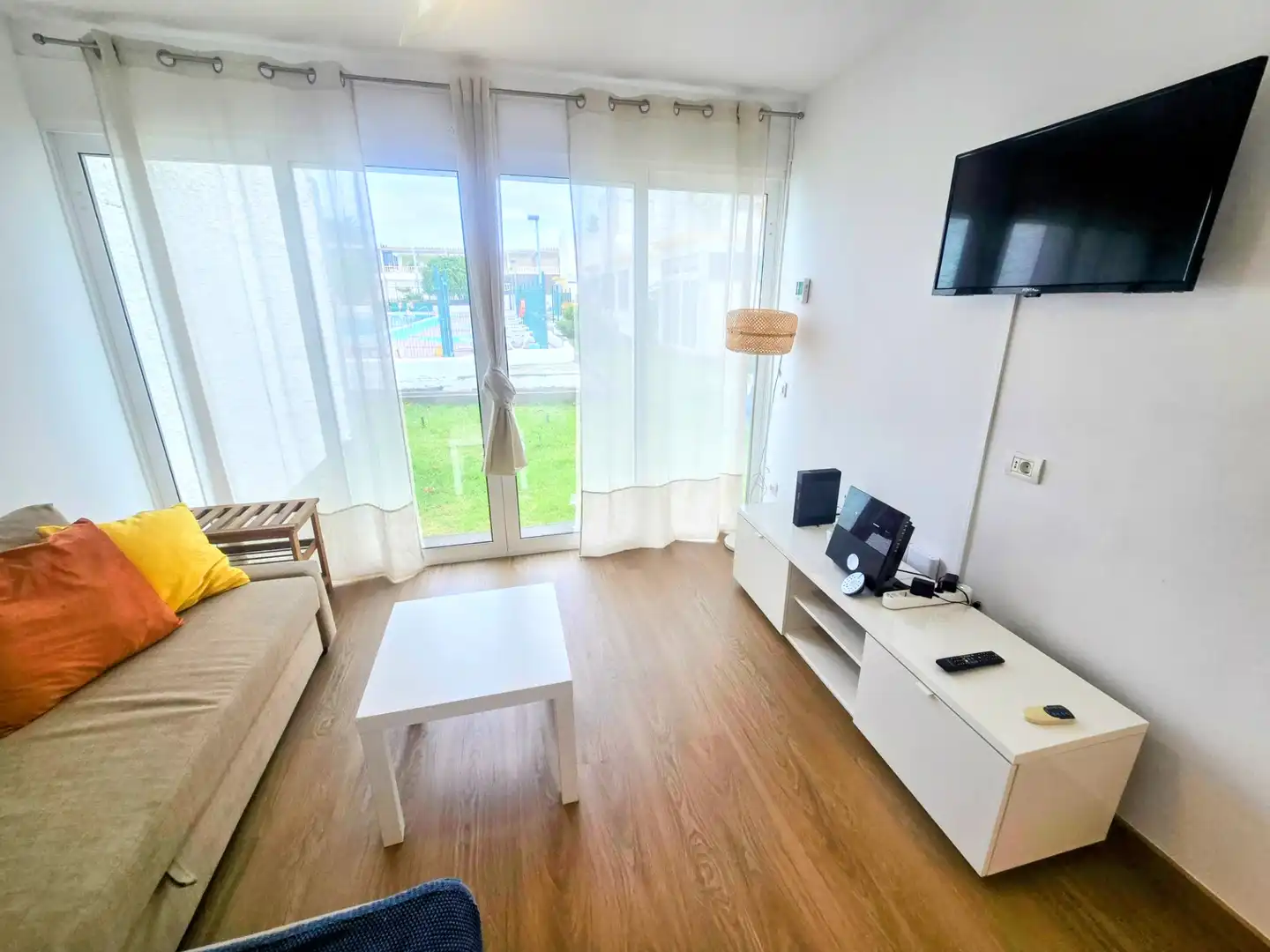 Wohnzimmer von Wohnung zum Verkauf in Arona mit Privatgarten, Terrasse und Möbliert