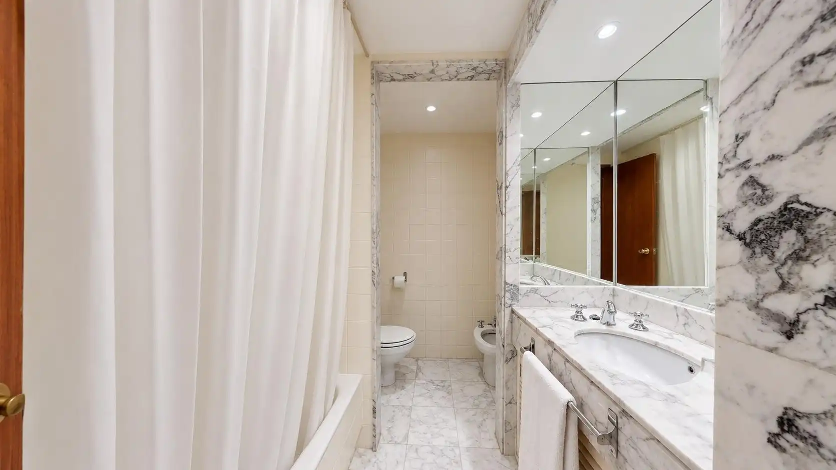 Bany de Pis en venda en  Palma de Mallorca amb Aire condicionat, Jardí privat i Parquet