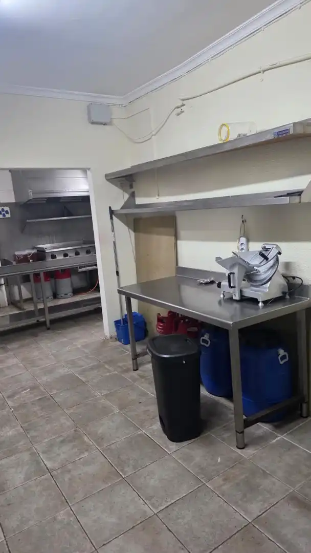 Cocina de Local en venta en Madridejos con Aire acondicionado