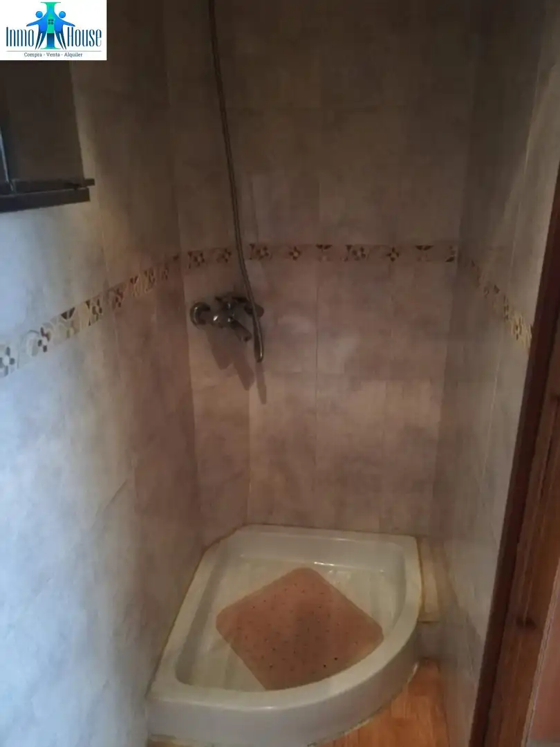 Bany de Casa o xalet en venda en Albacete amb Terrassa, Traster i Moblat