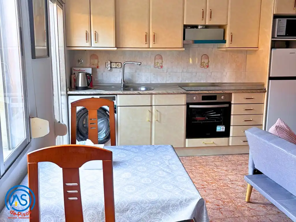 Cocina de Piso de alquiler en Zaragoza con Calefacción, Amueblado y Horno
