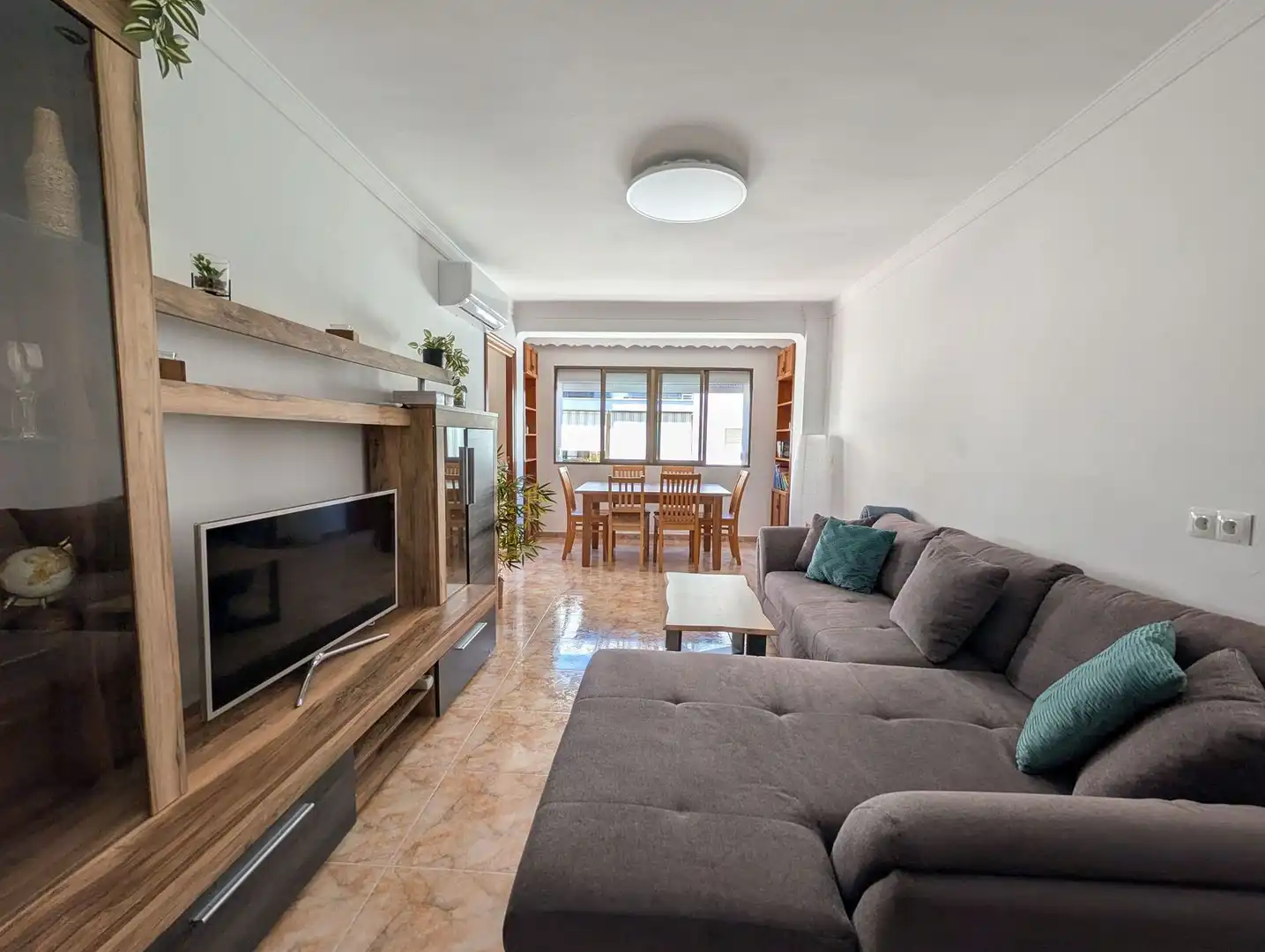 Sala de estar de Apartamento de alquiler en Estepona con Aire acondicionado, Calefacción y Terraza