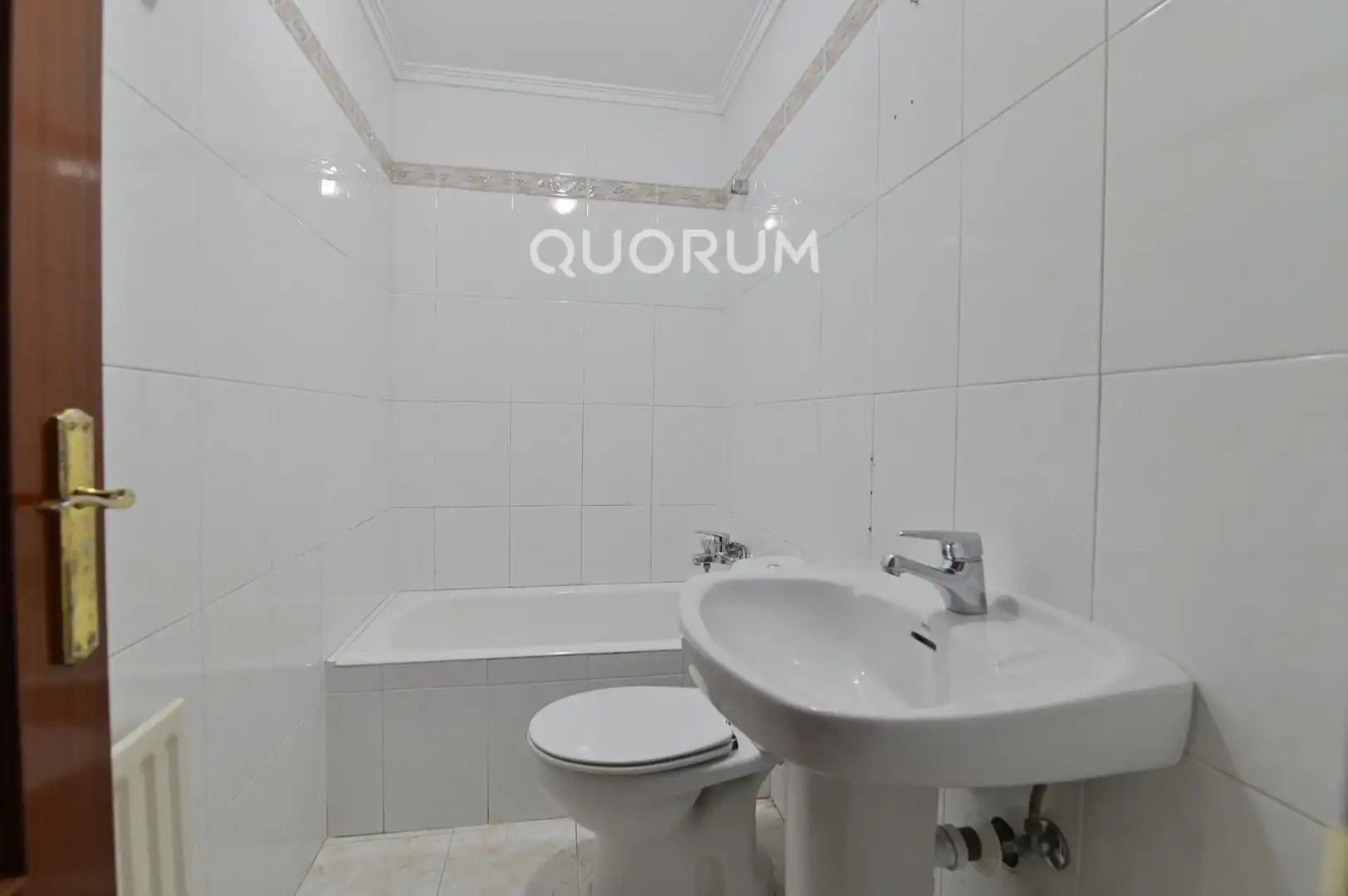 Baño de Piso en venta en Bilbao  con Calefacción, Terraza y Trastero