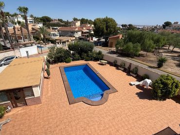Villa con piscina in vendita a Los Balcones - Los Altos