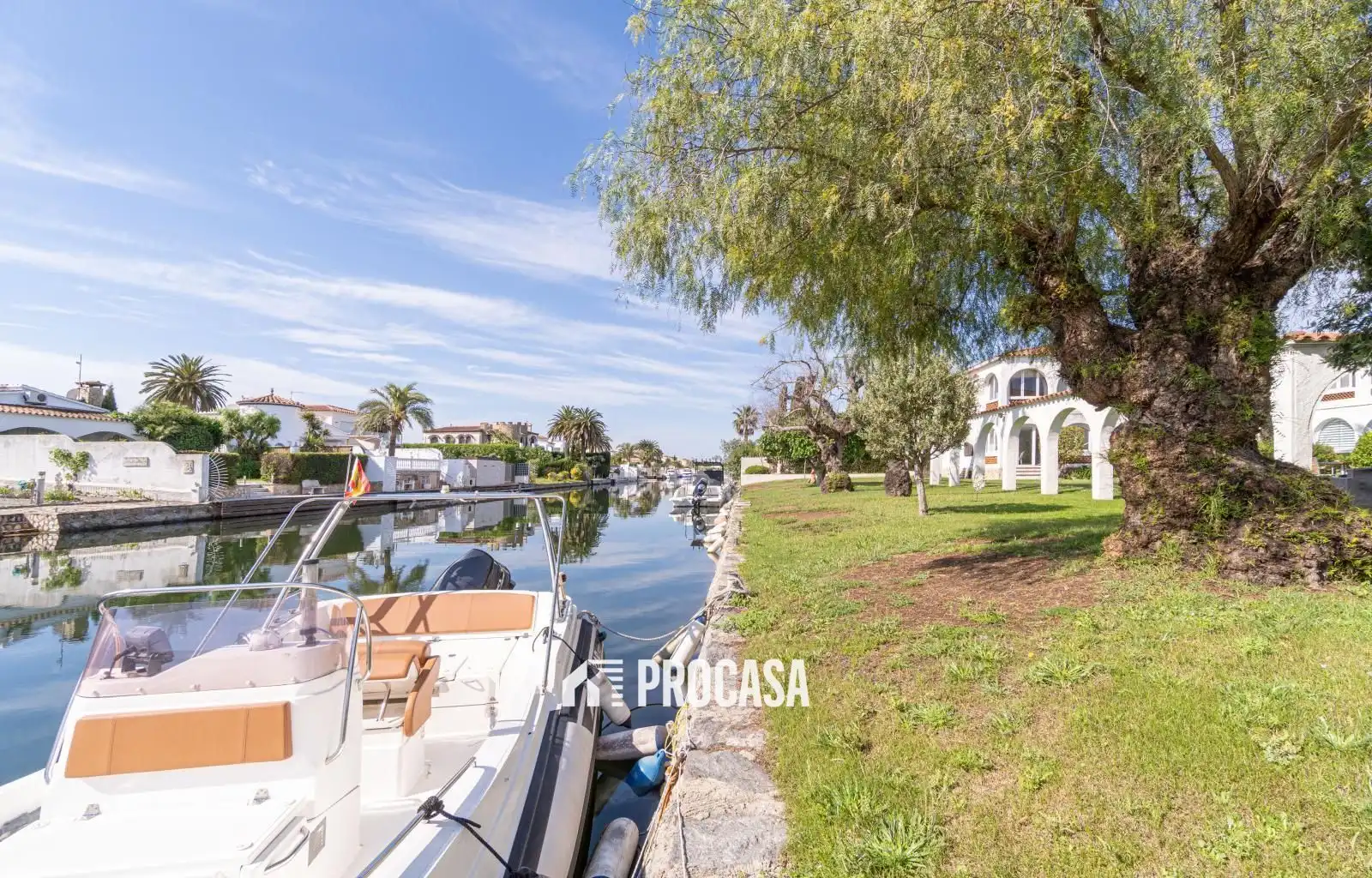 Wohnung zum Verkauf in Empuriabrava mit Klimaanlage, Heizung und Terrasse
