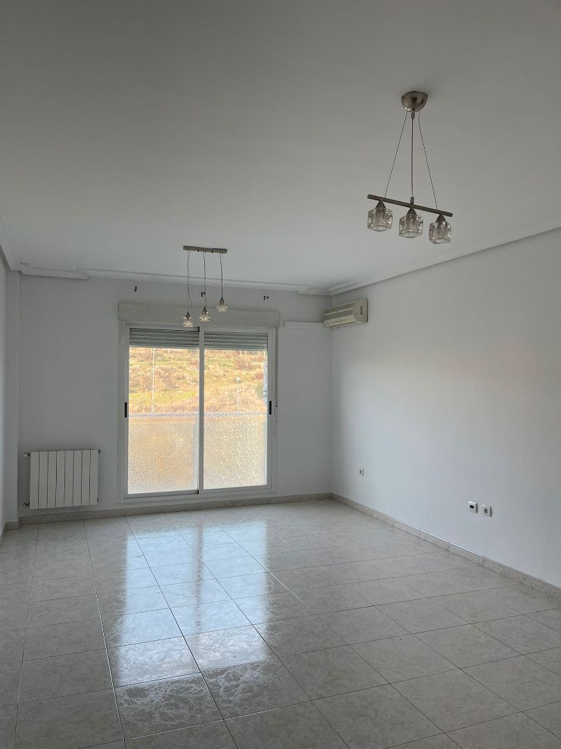 Dormitori de Pis de lloguer en Plasencia amb Aire condicionat, Calefacció i Traster