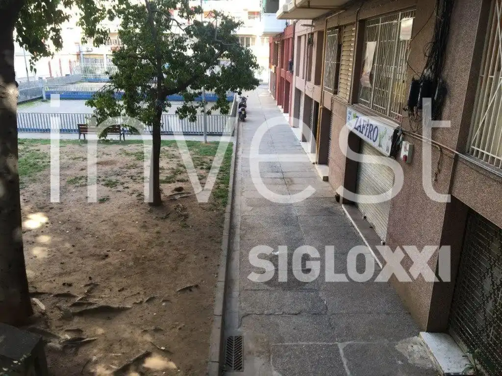 Vista exterior de Local en venta en Barcelona con Aire acondicionado y Amueblado