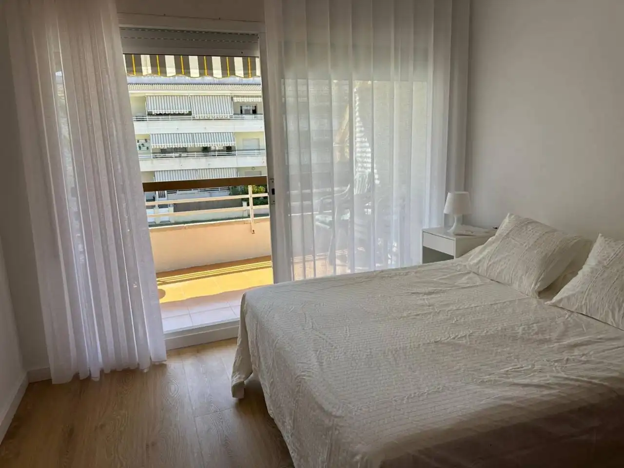 Dormitori de Pis de lloguer en Cubelles amb Calefacció, Parquet i Terrassa