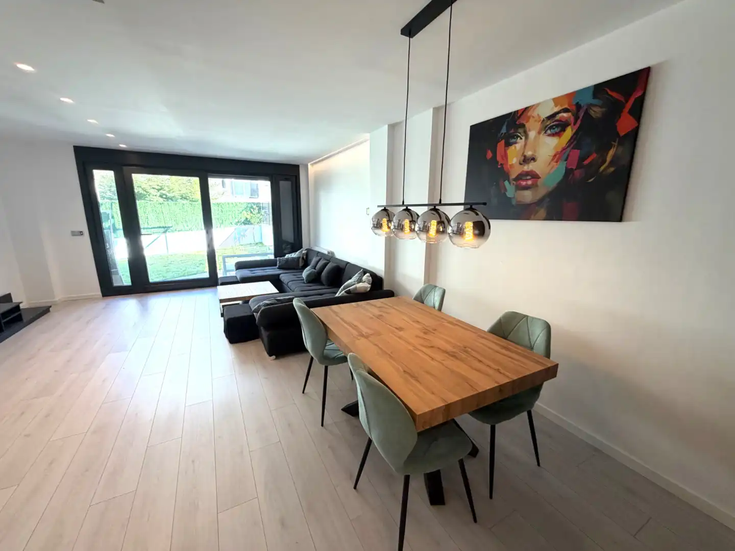 Comedor de Casa o chalet en venta en Castro-Urdiales con Calefacción, Jardín privado y Terraza