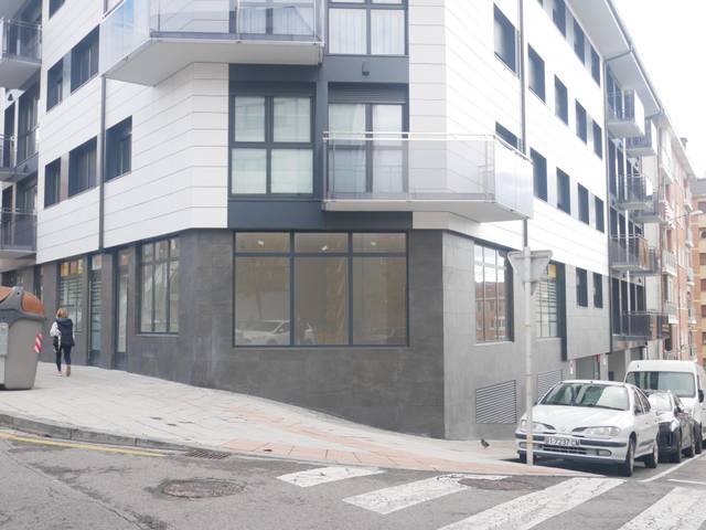 Local comercial en Alquiler en Centro - Ariz - Uribarri